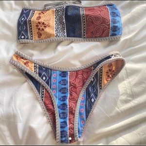 Strapless bandeau bikini